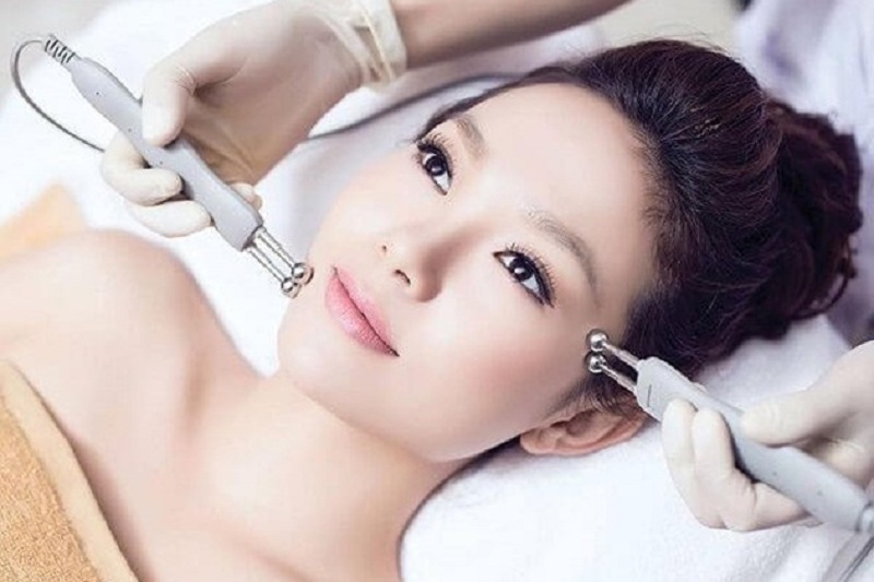 Phương pháp phi kim trị mụn khác với lăn kim trị mụn như thế nào?