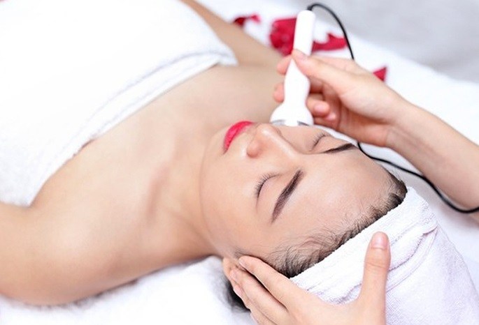 phi kim trị mụn tại Hiền Vân Spa